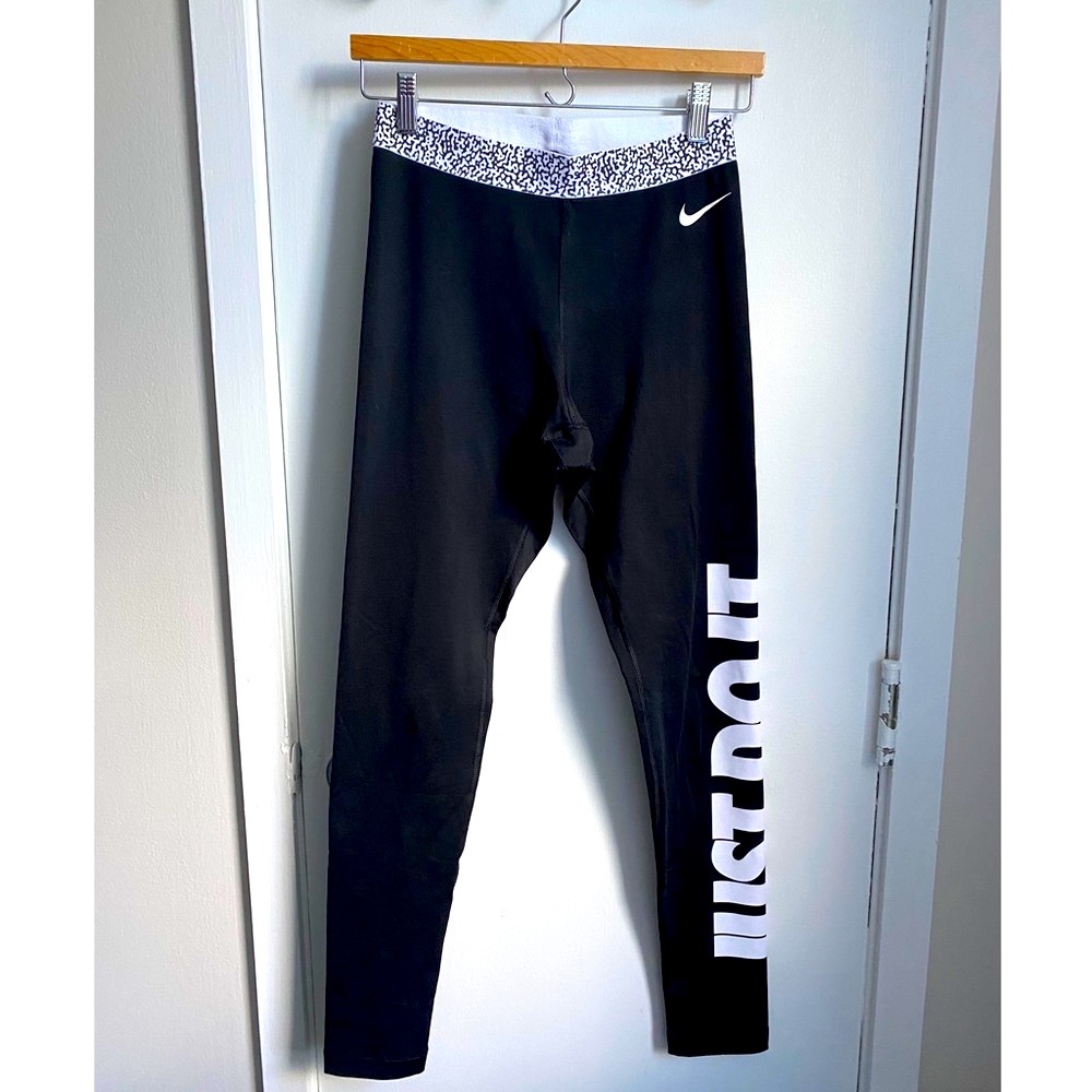 Nike Women Just Do It Leggings, Size M